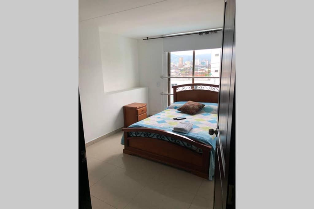 Apartamento Amoblado Con Excelente Ubicacion Pereira Exteriör bild